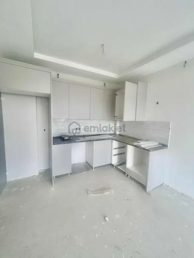 Eski Mezitlide Satılık 1+1 1