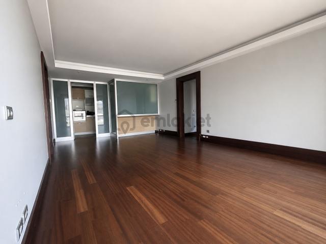 Uphıll Towers Ataşehir'de Kiralık Boş 4+1 Ofis | Prestijli Plaza 4