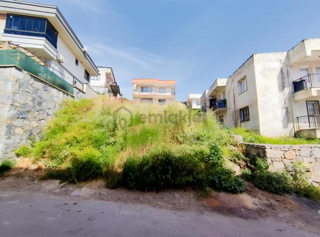 Selçuk Zafer Mahalleside Satılık İmarlı Arsa 5