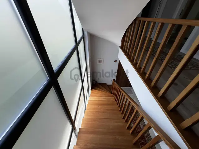 Remax Anka'dan Karacaköy'de Kiralık Deniz Manzaralı 3 Katlı Ev 4