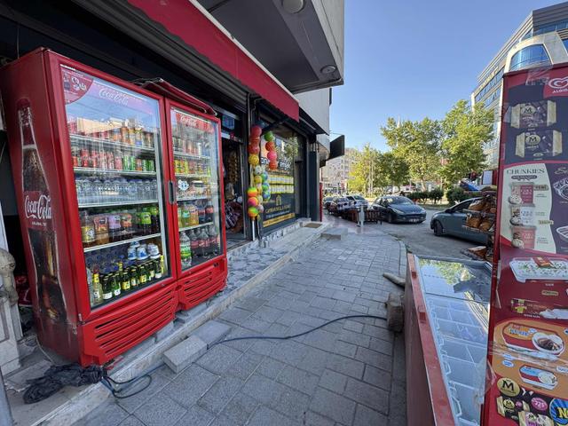 Van Yapı Emlak'tan En İşlek Lokasyonunda Dükkan 4