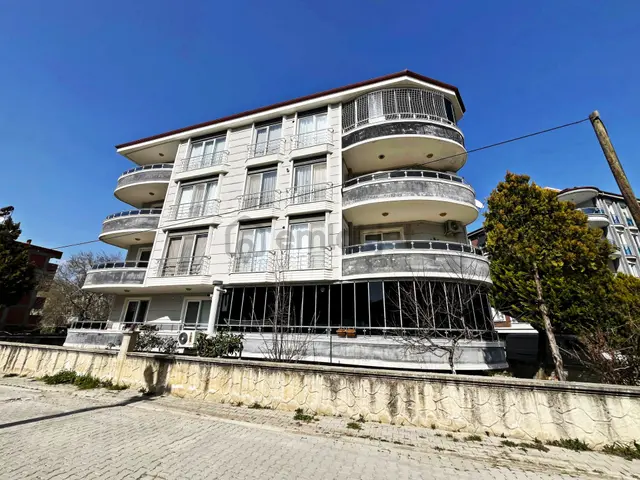 Aktif'ten Akçay'da Satılık Nezih Muhitte Ön Cephe Doğalgazlı 8 Yaşında 2+1 Daire 2