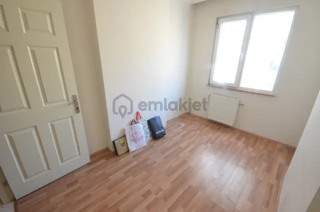 Reha Medin İfm Karşısı Full Aktiviteli Site İçi 82m2 Arakat 2+1 2