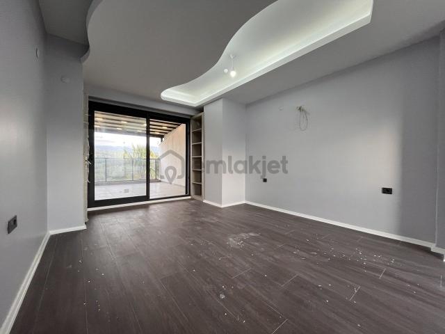 Havuzlu, Müstakil Bahçeli, Site Içerisinde, Tripleks 3+1 Villa! 5