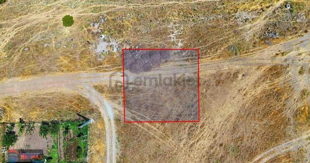 Re/max İnci'den Karesi Turplu'da Satılık Konut İmarlı 356m² Arsa 2