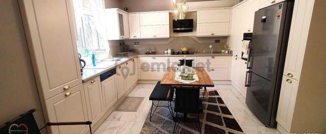 Bağlıca Merkezde Eşyalı Büyük Bahçeli Lüks Villa 4