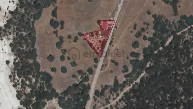 İpekyolundan Geyikpınarda 1,627 M2 Satılık Çiflik Evi 3