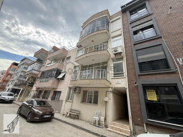 Seferihisar Çarşı Merkezde 2+1 Ebeveyn Banyolu Daire 1