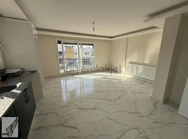 Seferihisar Camikebir Mahallesinde Geniş Ferah Aydınlık 1+1 3