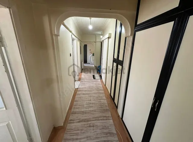 Selçuklu Mah'de Kat Konumunda(altında Daire) 3+1 Genç Binada 5