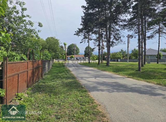Uzun Çınar'da %40 İmarli, 800m² Satılık Arsa 4