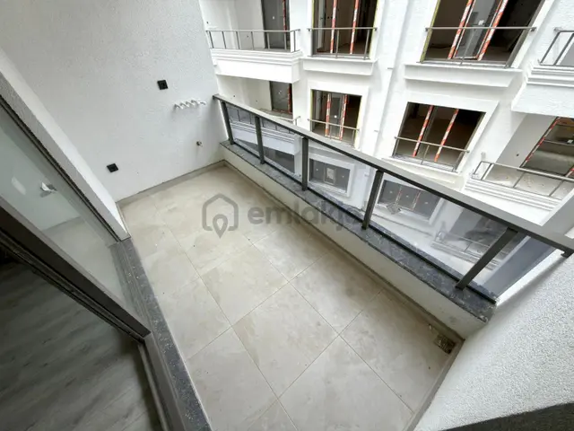 Referans'tan Kapalı Otoparklı Havuzlu Geniş 1+1 Daire 5