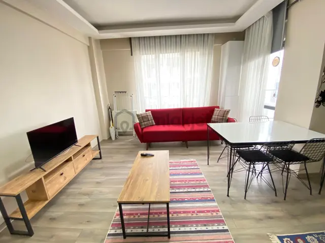 Alaçatı'dan İncek'te Bulvar Yakını 1+1 Eşyalı Kiralık Daire 1