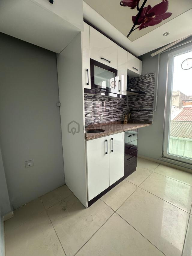 Aile Oturumuna Uygun 2+1 Ara Kat Kiralık Daire! 4