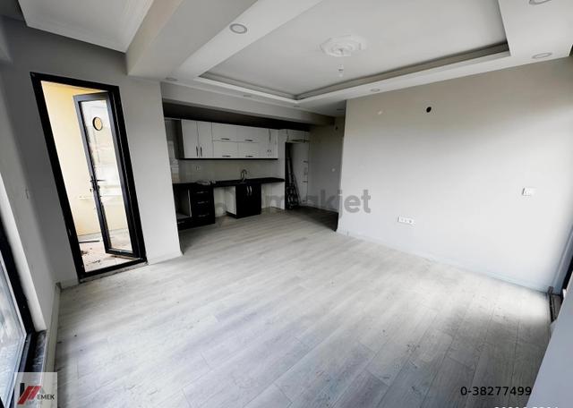 Emek Emlak'tan Esentepe Mah.de Kiralık 2+1 Sıfır Daire K-3080 4