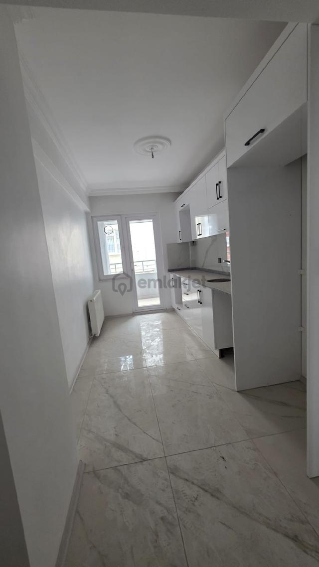 Zeynep Gayrimenkulden Reşadiyemah. Ayvacık Cad.2+1 Satılık Daire 4