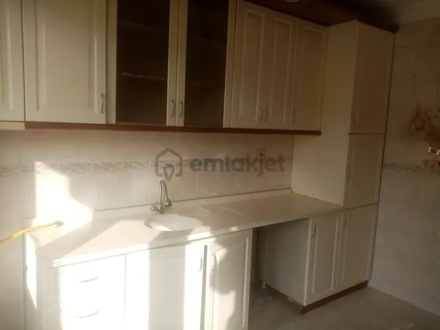 Balıkesir Bahçelievler De Demirdağ Emlak Tan Kiralık 3+1 Kombili Daire. 3