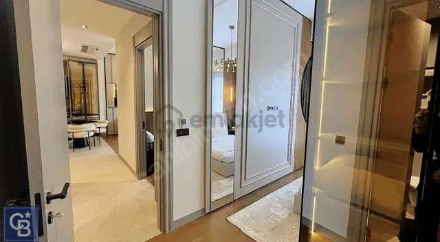 Velux Bayraklı'da Deniz Manzaralı Satılık 2+1 Daire 4