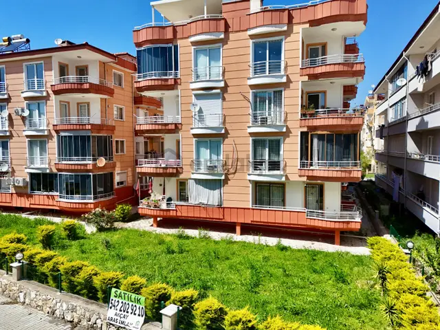 Akçay Aras Emlaktan Altınkumda 2+1 Ara Kat Ayrı Mutfaklı 1