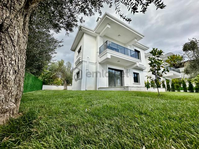 ꧁ay Emlaktan꧂küçükkuyu Mıhlı'da Lüks Butik Sitede Denize 300 M Bahçe Kullanımlı Satılık 2+1 Daire 5