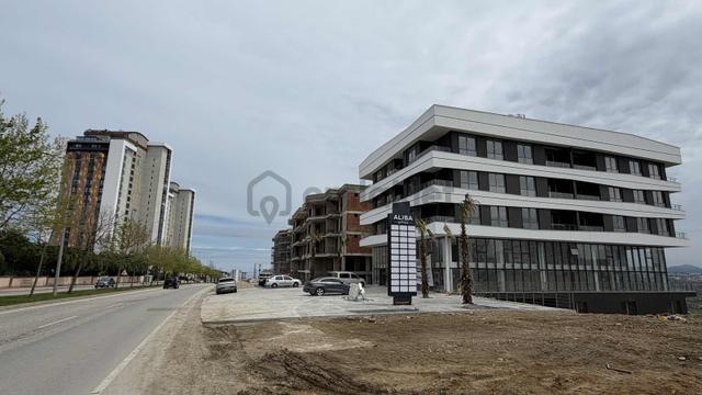 İlyas Nas'tan Alisa Ofis 3.kat Cadde Üzeri Kiralık 1+0 Ofis 4