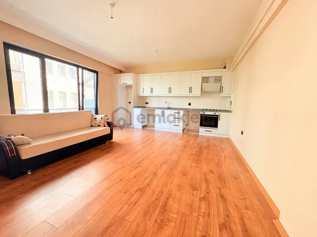 Cumhuriyette Bahçeşehir Koleji Karşısında 1+1 Geniş Daire 2