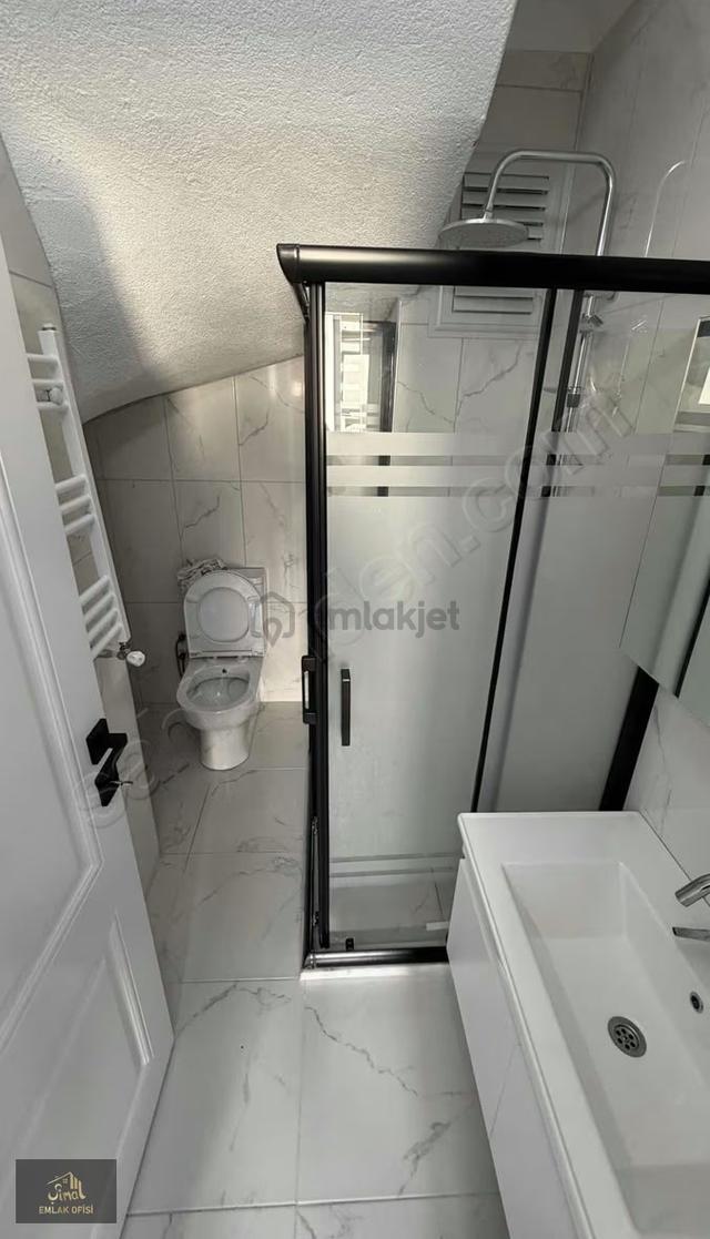 İnönü Mahallesinde 5+1 Kullanışlı Geniş Ferah Lüks Daire 4