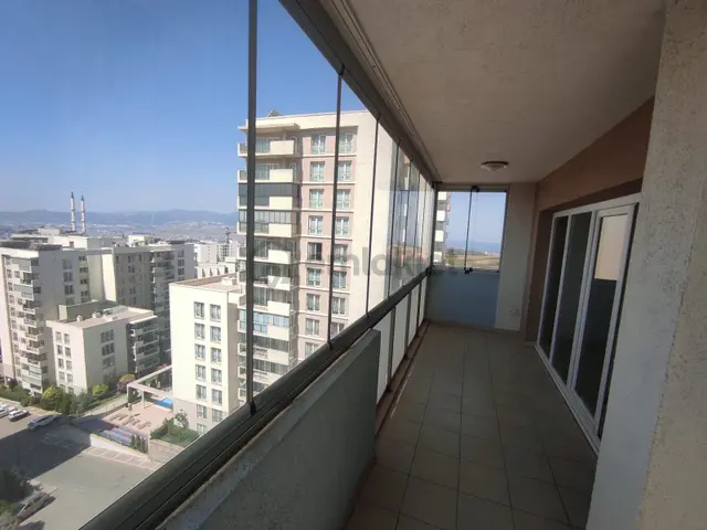 Oyak Buca 2. Etap Konutları'nda Kiralık 3+1 Daire 4