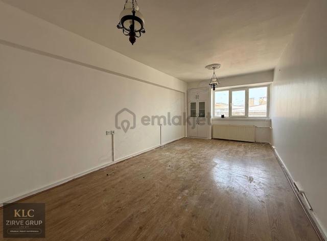 Çarşı Şenyurt Sitesin'de 1+0 Kiralık Ofis 5