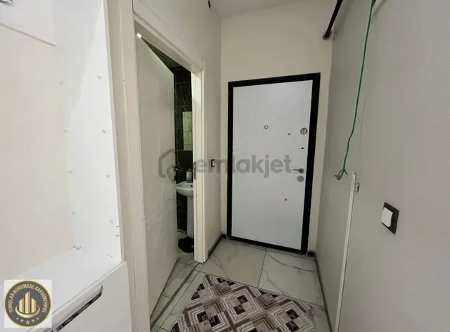 Otogar Karşısı Bağcılar'da Eşyalı 2+1 Kiralık Daire 1