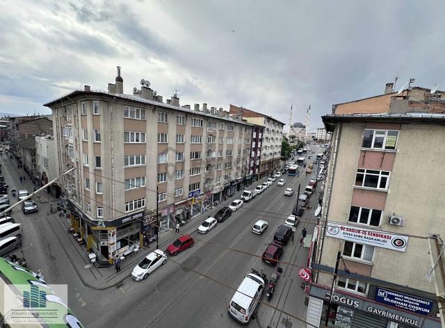 Finans Gayrimenkul'den Çarşı Merkezde Kiralık 2+1 Daire 4