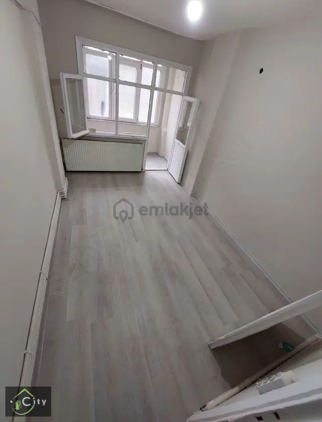 Findikzada Kizelma Cad Emrullah Efendi Sok Satılık Bodroum Daire