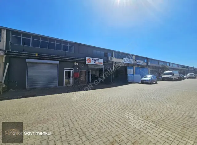 İzmir Çiğli Ege Sanayi Sitesinde Batarlı 180 M2 Satılık Dükkan 2
