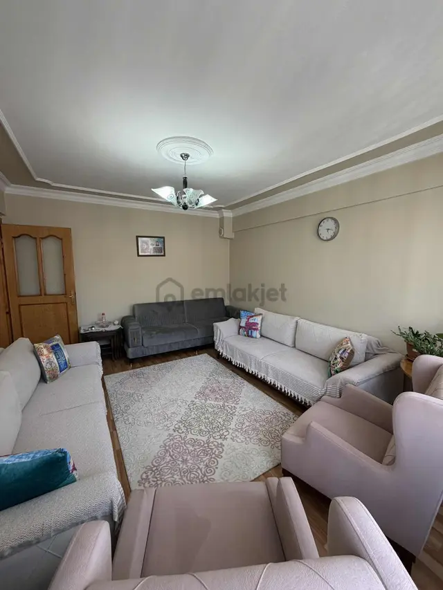 Agm'den Reşadiye Mah 2+1 Ara Kat Masrafsız Daire 4