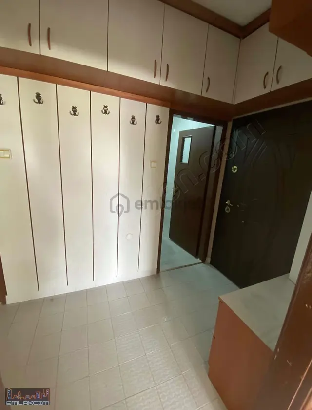Emlakcımdan Orhan Oğuz Lisesi Yanı Ara Kat 3+1 Daire 4