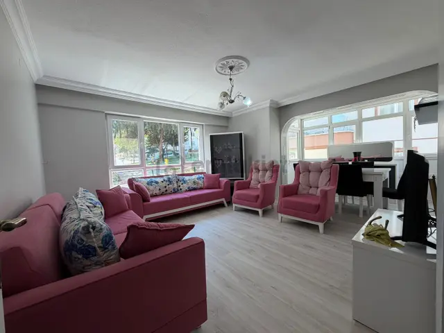 Mehmet Zengin'den Kat Konumlu (altı Daire) 3+1 Park Manzaralı 3