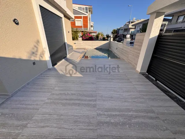 Didim Efelerde Havuzlu Otoparklı Ön Cephe Satılık Lüks Villa 3