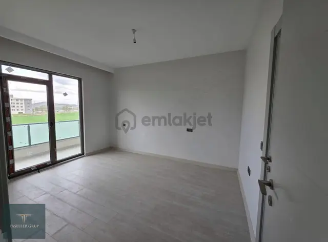 Akçalarda Site İçi Eşyalı Kiralık 2+1 Geniş Daire 4