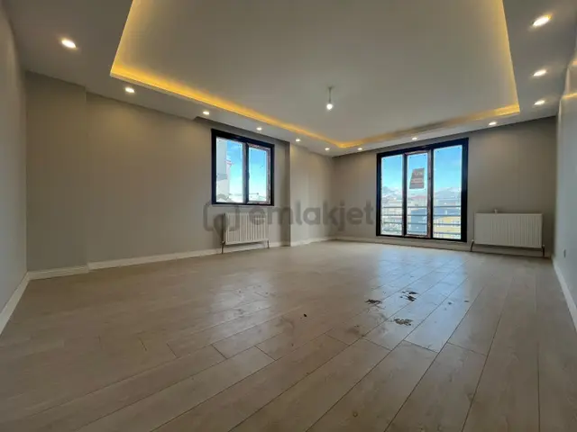 Akşemsettin'de Sıfır 140 M² Kapalı Otoparklı 3+1 Kiralık Daire! 1