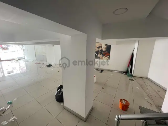 Altın Emlak Meydanda Kiralık Dükkan Cafe/restaurant 4