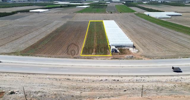 Vıp Gayrimenkul' Den 4500 M² Yakaçiftlik Anayol Kenarı Arazi 4