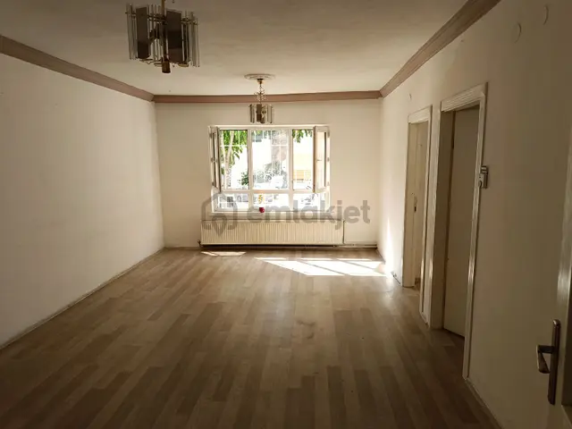 Toprak Emlak'tan Ank Keçiören Bağlarbaşı Mah De 3+1 Yabancıya Ögrenciye Bekara Uygun Daire 1