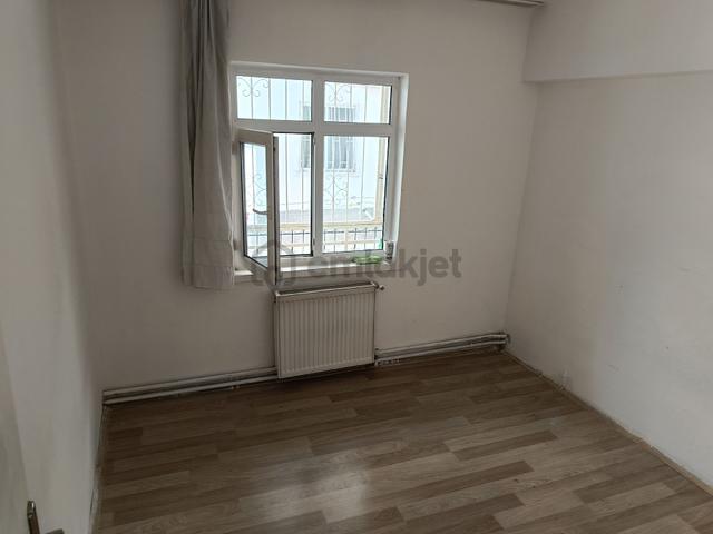 Toprak Emlak'tan Ank Keçiören Bağlarbaşı Mah De 3+1 Yabancıya Ögrenciye Bekara Uygun Daire 4