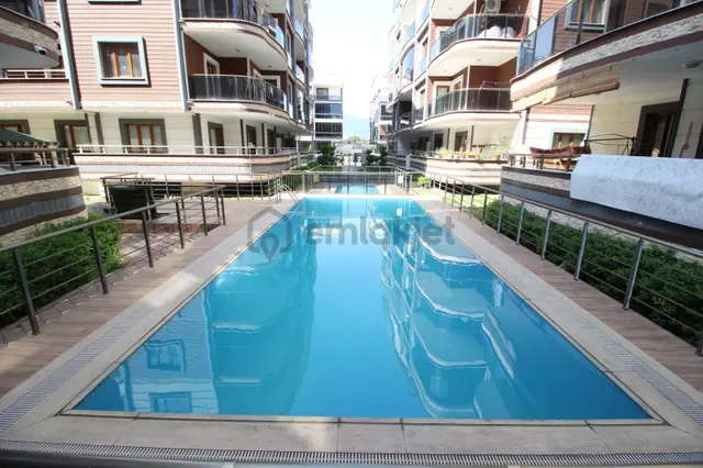 Sadece Parstan Altınkumda Kapalı Otoparklı Havuzlu Ultralüks 4+1 1