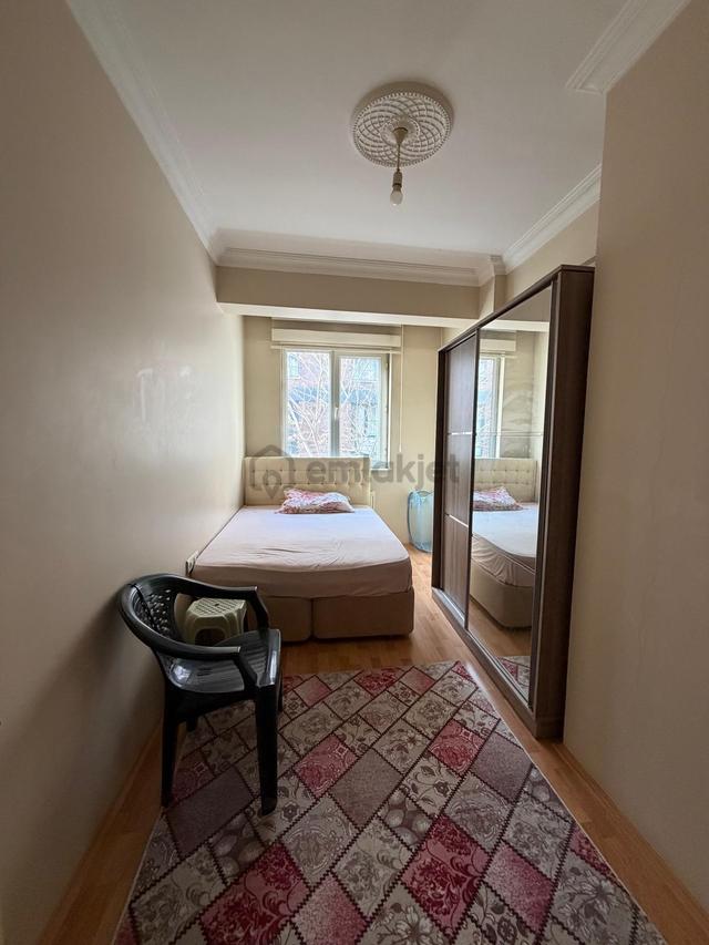 Seylap Caddesi Yakını Ara Kat Eşyalı 1+1 Daire 4