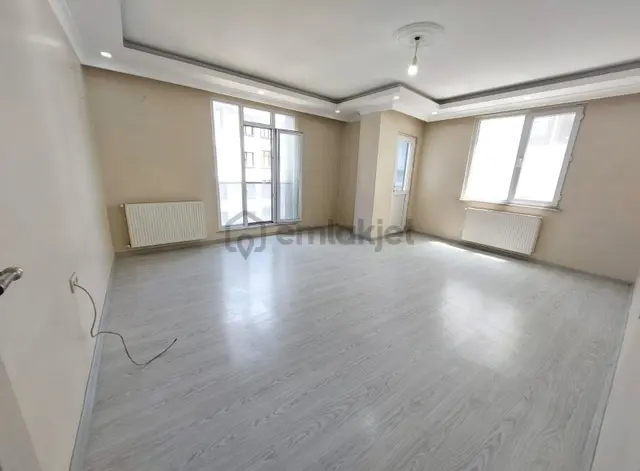 Köprü Emlaktan Y.emre Mah 2+1 Net 100 M2 Manzaralı Satılık Daire