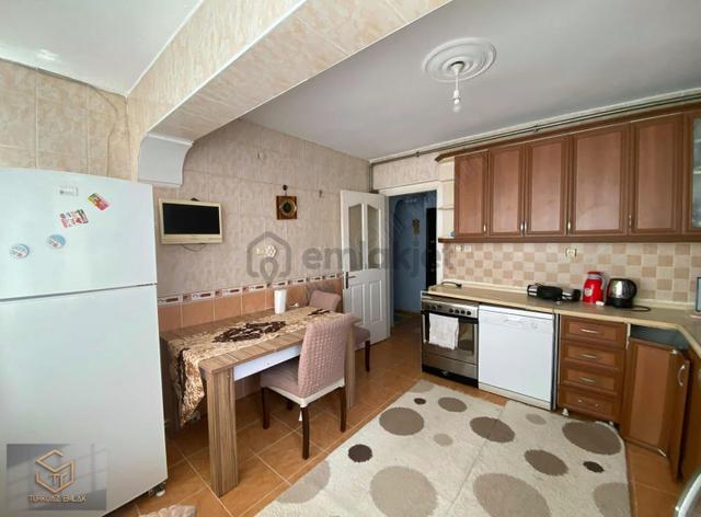 Menemen Uğurmumcu'da Eşyalı Kiralık Daire 3