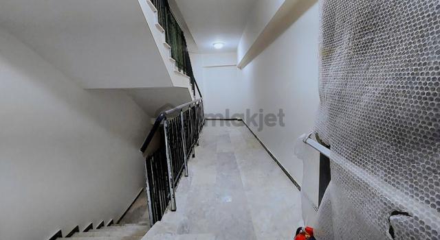 İzmit Atatürk Bulvarı'nda Satılık Sıfır 1+1 Geniş Ofis 4