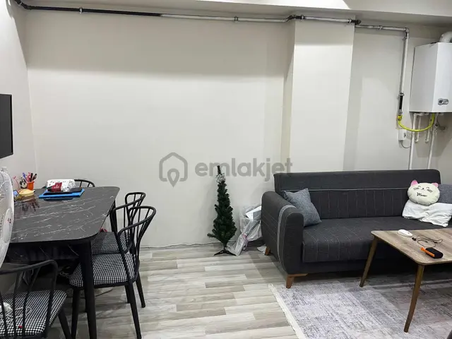 Sütlüce Mahallesi Soma Caddesinde Kiralık 1+1 Daire 4