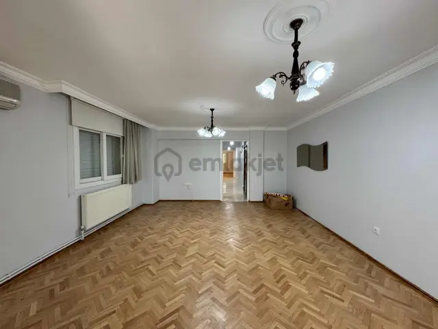 Bürmen'den Basınsitesi'nin Nezih Sokağında Ferah Bakımlı Daire 4